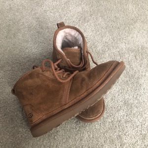 Youth Neumel Ugg boots